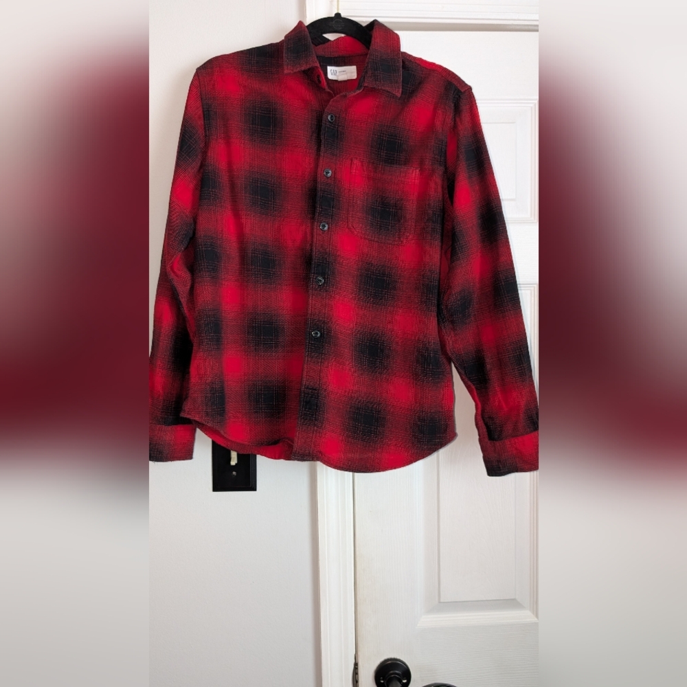 GAP Red and Black Plaid Casual Button Down Shirt